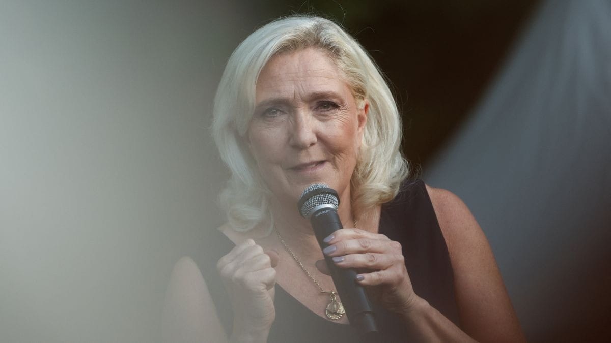 Condenada, Marine Le Pen diz que será candidata à Presidência da França