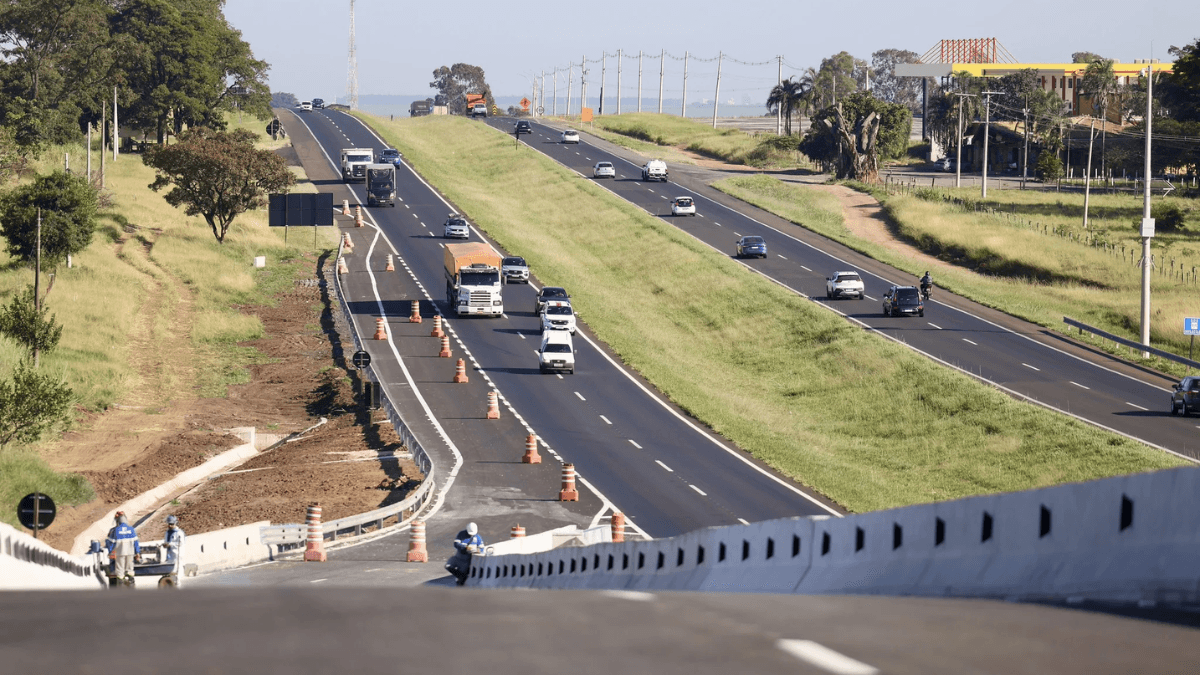 9 de Julho: DER-SP estima 12,2 milhões de veículos nas estradas