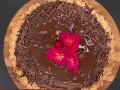Tartalete de chocolate com caramelo salgado | Band Receitas