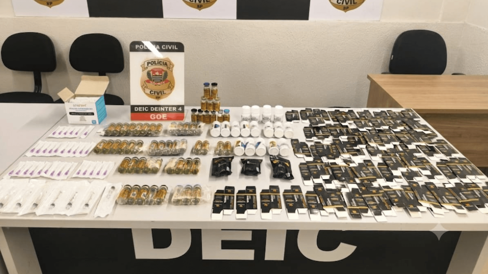 Polícia apreende anabolizantes, hormônios, seringas e agulhas em Bauru