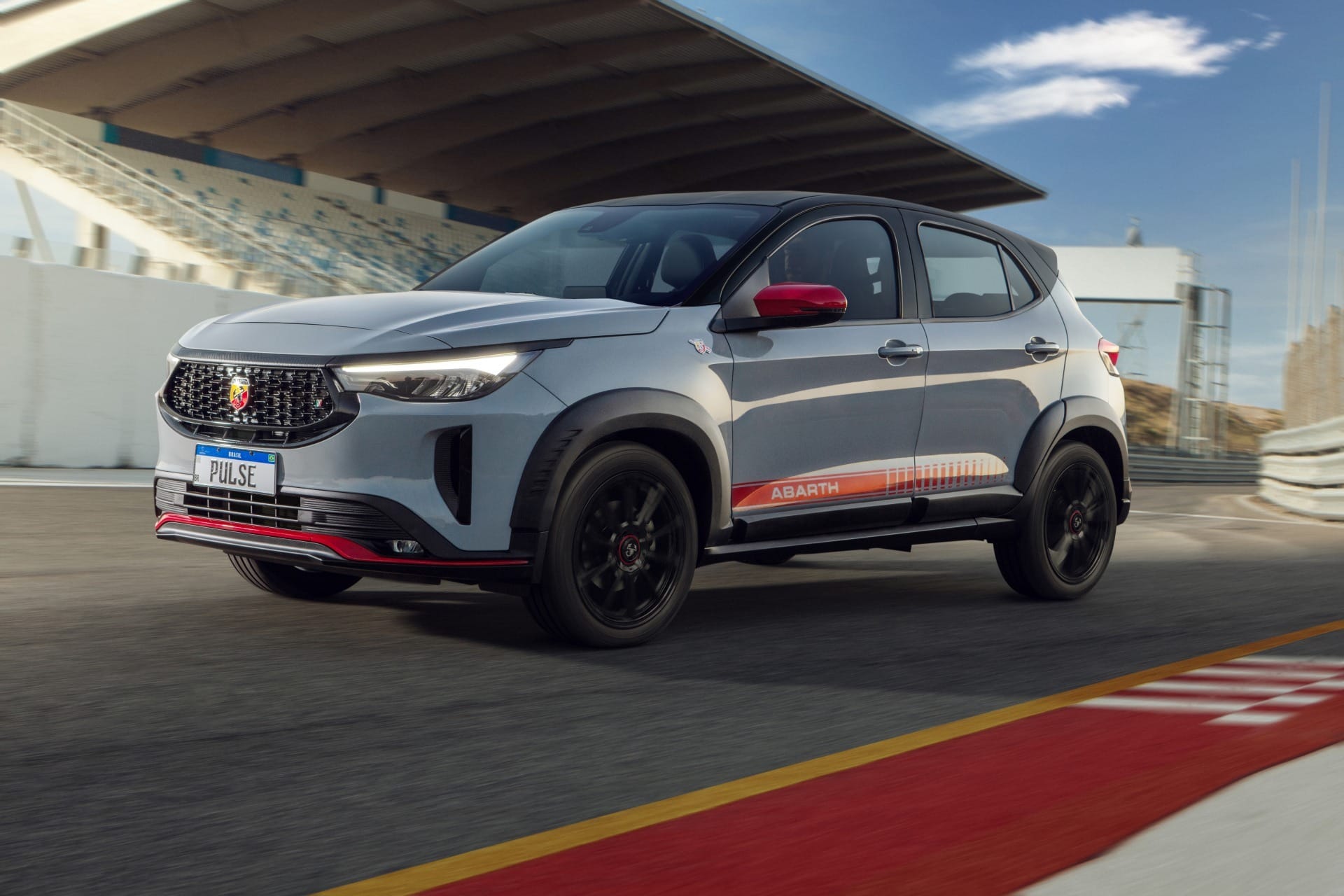 ersão esportiva do Pulse, o Abarth reforçou a estratégia da Fiat de diversificar sua linha
