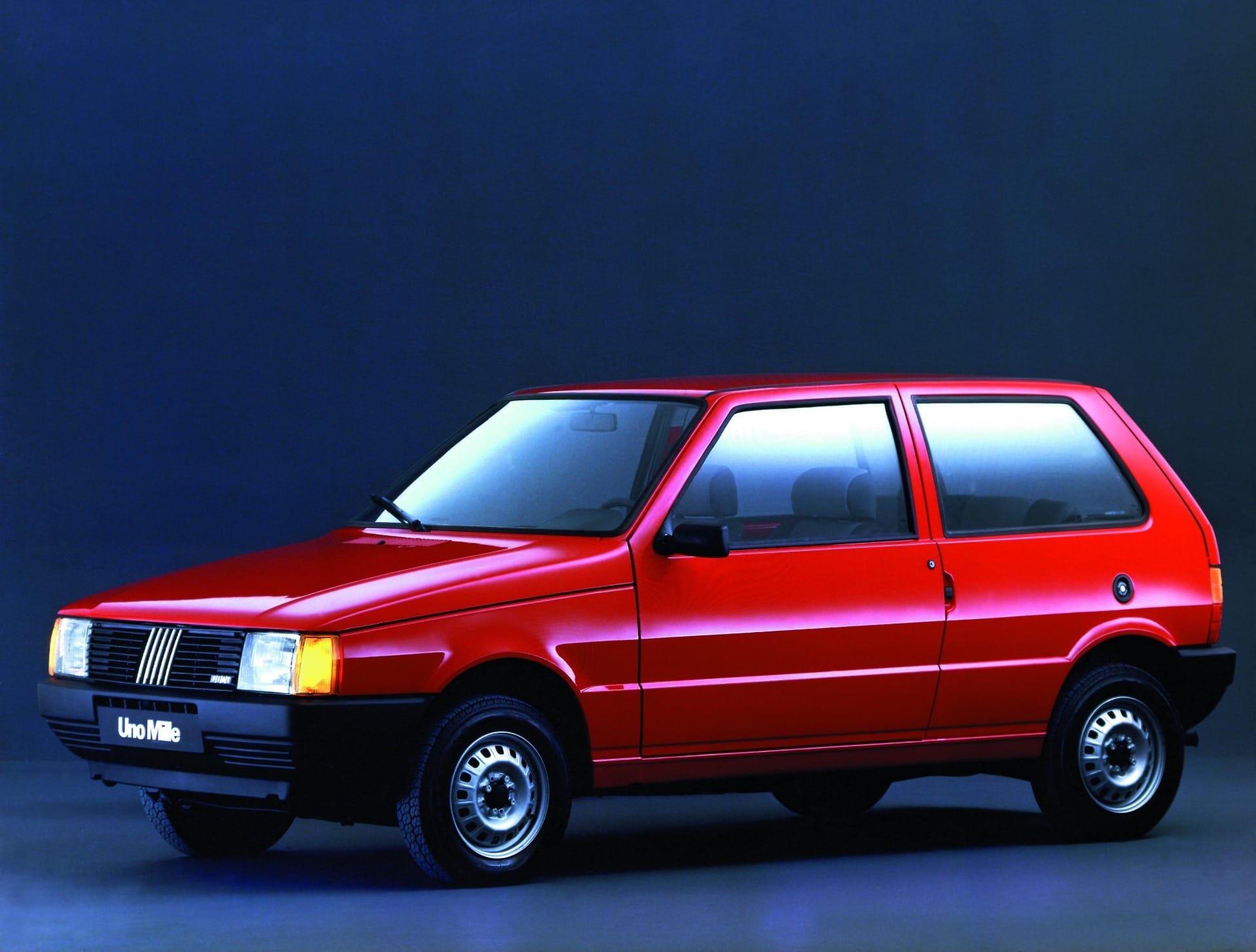 Lançado em 1990, o Uno Mille ajudou a consolidar a Fiat no segmento dos carros populares