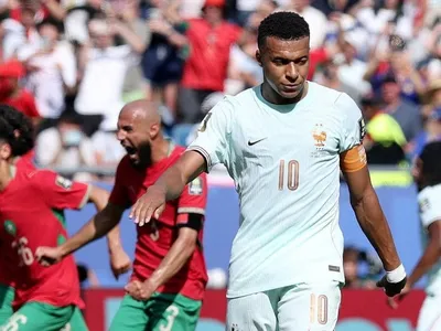 Mbappé erra pênalti e internet reage: “Foi de Bruno Guimarães”; veja memes