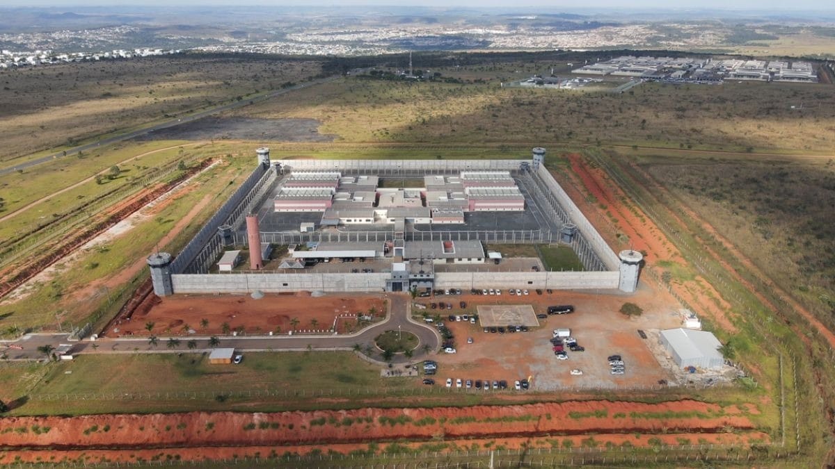 Isolamento extremo marca rotina em presídio federal onde está líder do PCC