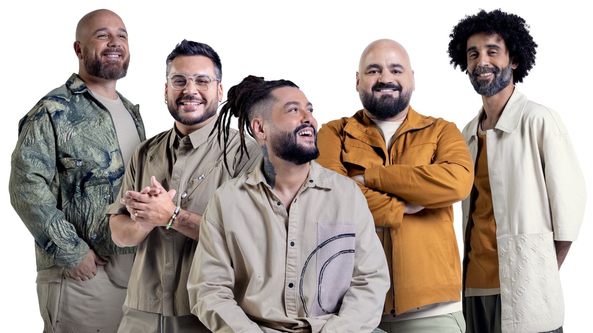 Maneva celebra turnê de 20 anos sem pensar em parar: ‘Arte traz vitalidade’