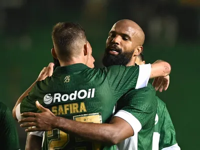 Série B: Zagueiro ex-Santos marca e impede clube de assumir a liderança