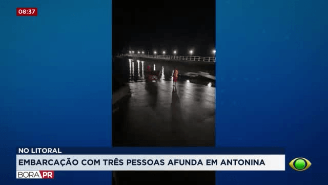 Embarcação com três pessoas afunda em Antonina; vítimas são salvas