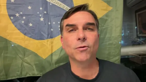 Flávio Bolsonaro (PL) cancela agenda em Juiz de Fora mas mantem visita a BH