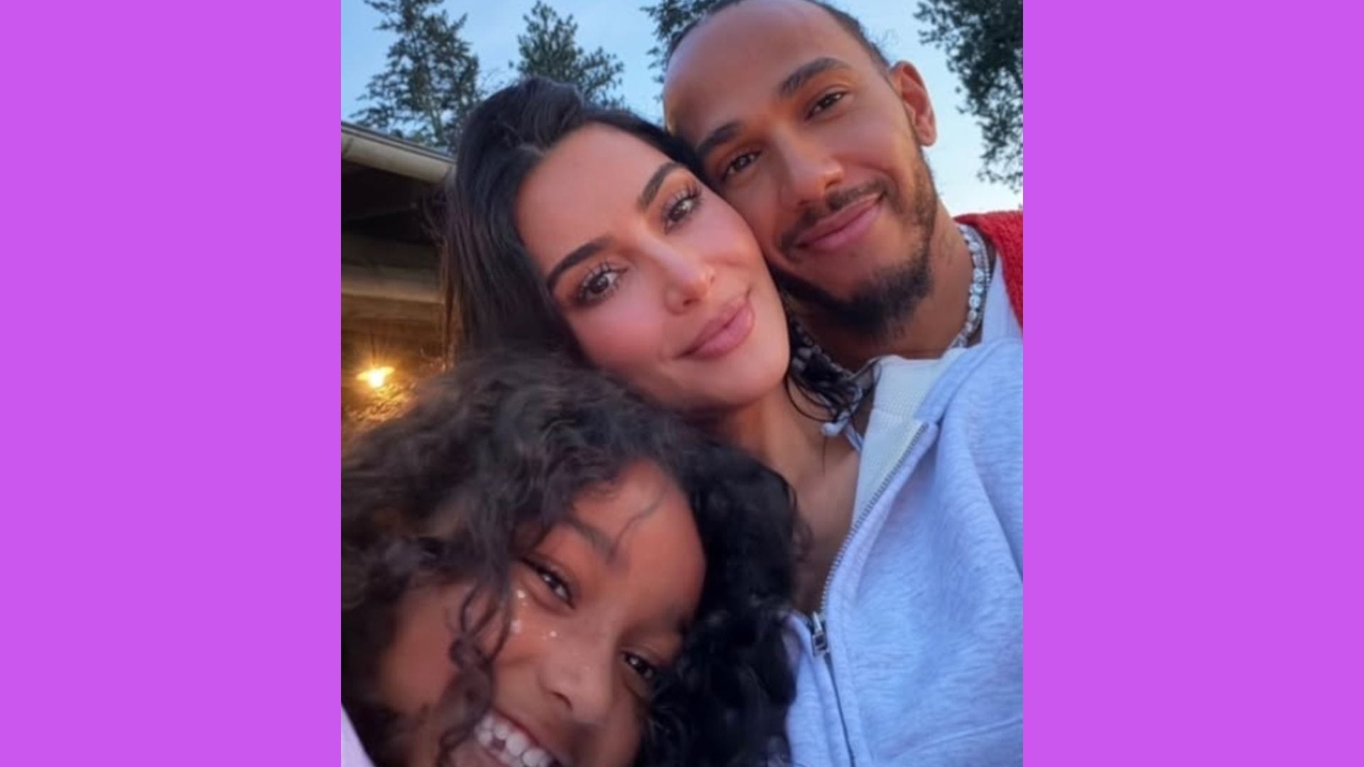 Kim Kardashian afasta rumores de crise com Hamilton em post em família