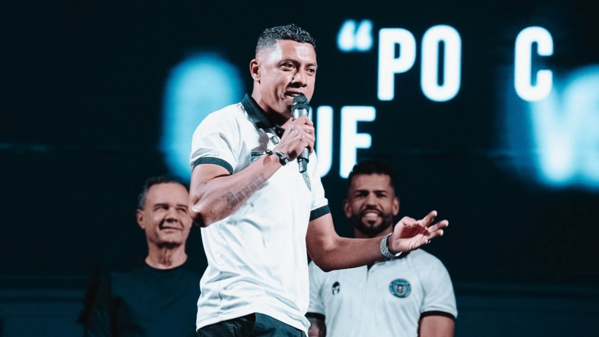 Pentacampeão, Kleberson passa por exames após problemas no coração