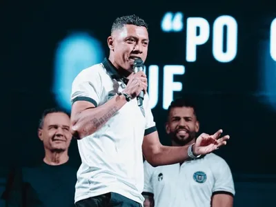 Pentacampeão, Kleberson passa por exames após problemas no coração