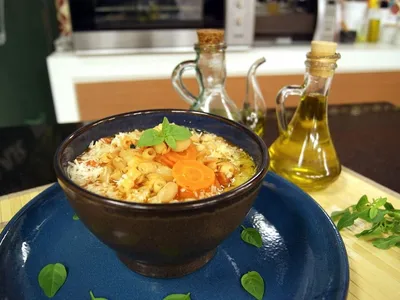 O que vai na sopa de feijão? Aprenda receitas perfeitas para o frio