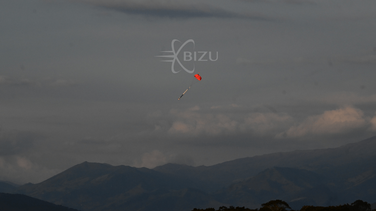 FTL-Perseu é recuperado após lançamento teste. Divulgação BIZU Space.