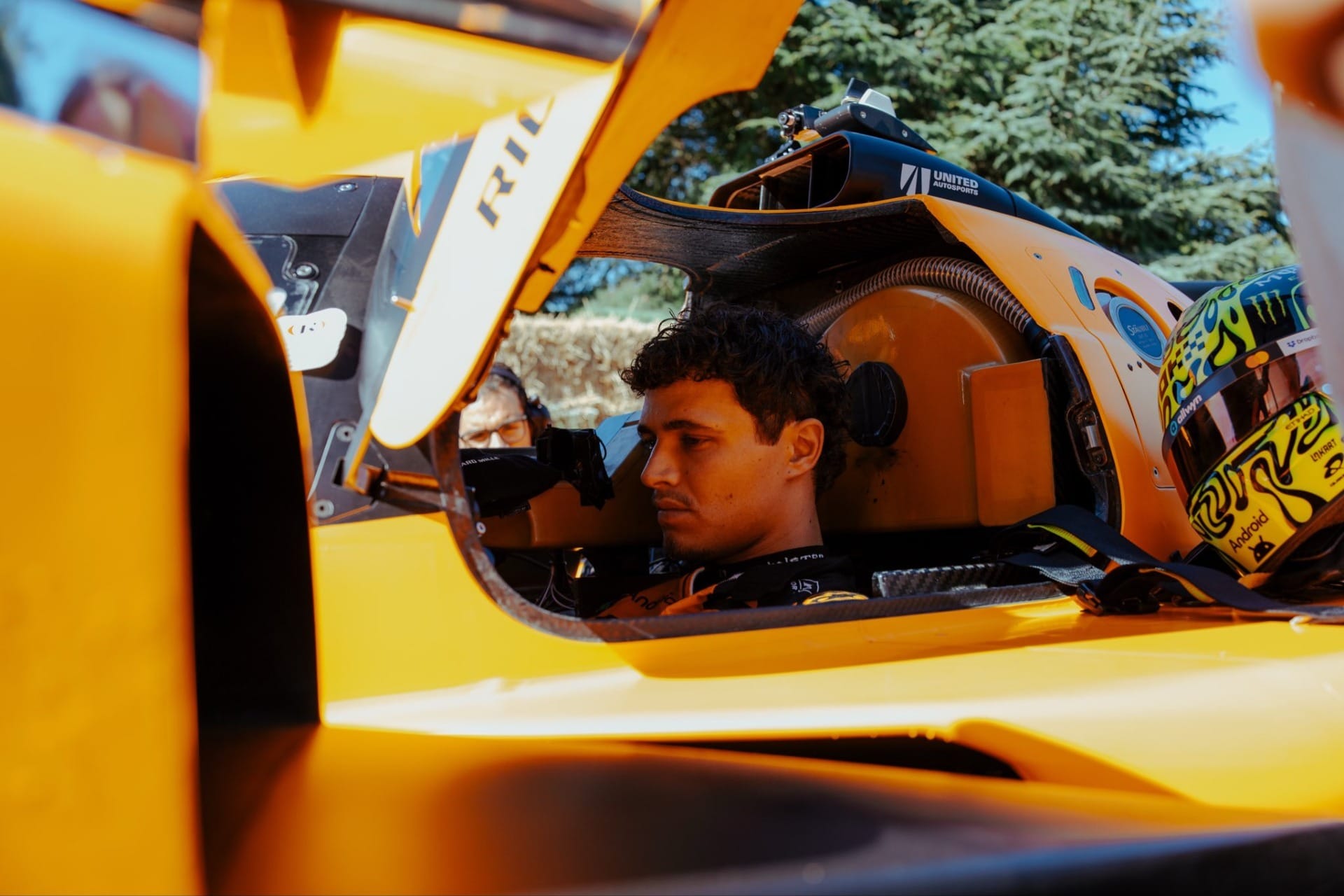 Lando Norris pilota Hypercar da McLaren em Goodwood; veja