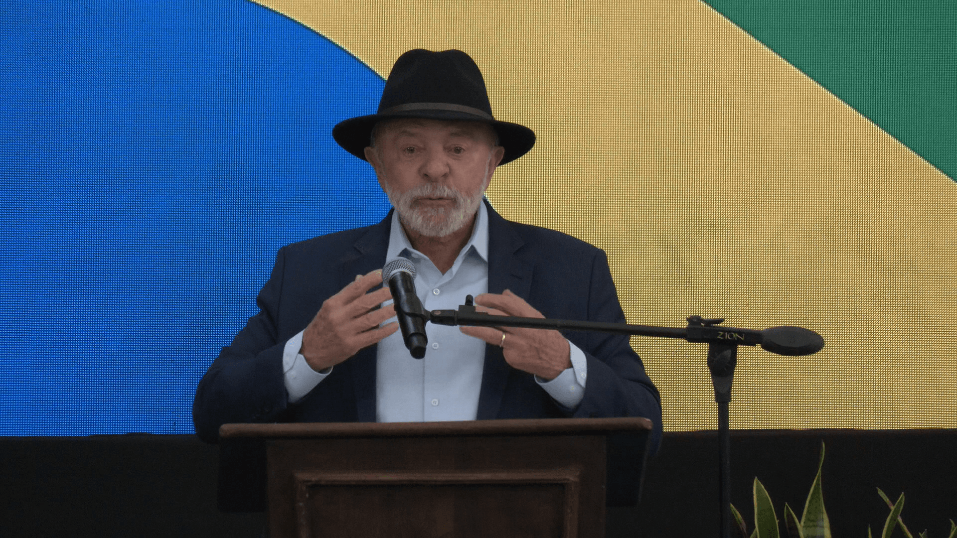 Lula defende soberania durante visita a SJC: "Não queremos guerra"