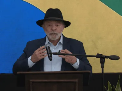 Lula defende soberania durante visita a SJC: "Não queremos guerra"