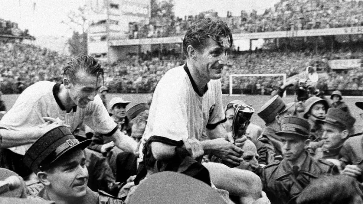 Vencedor da Copa do Mundo de 1954 e capitão honorário da Alemanha, Fritz Walter - Crédito: X