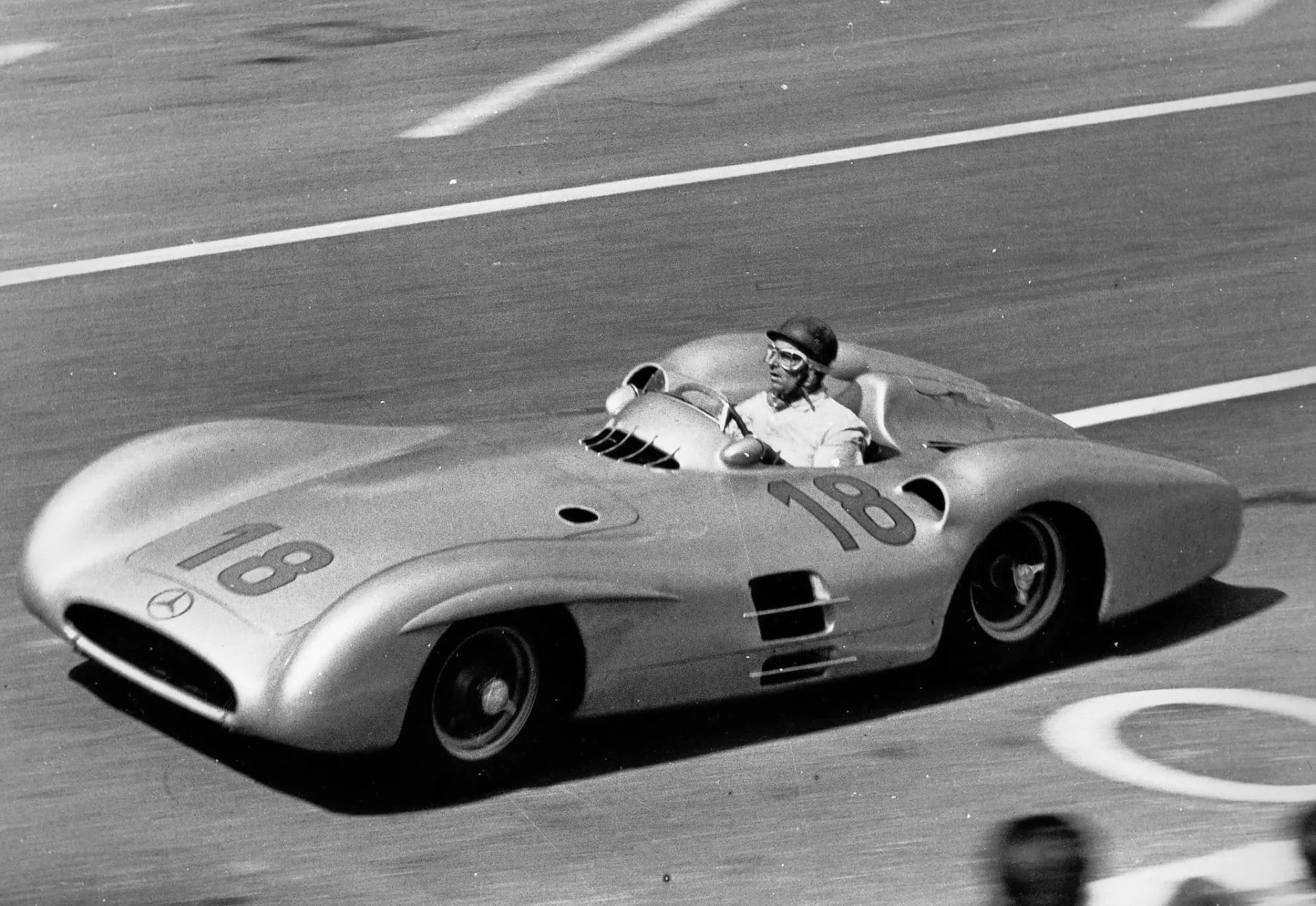 Fangio durante o GP da França de 1954 - Crédito: X