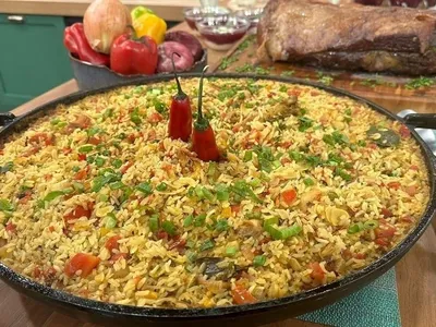 Faça galinhada de uma panela só e surpreenda no almoço de domingo