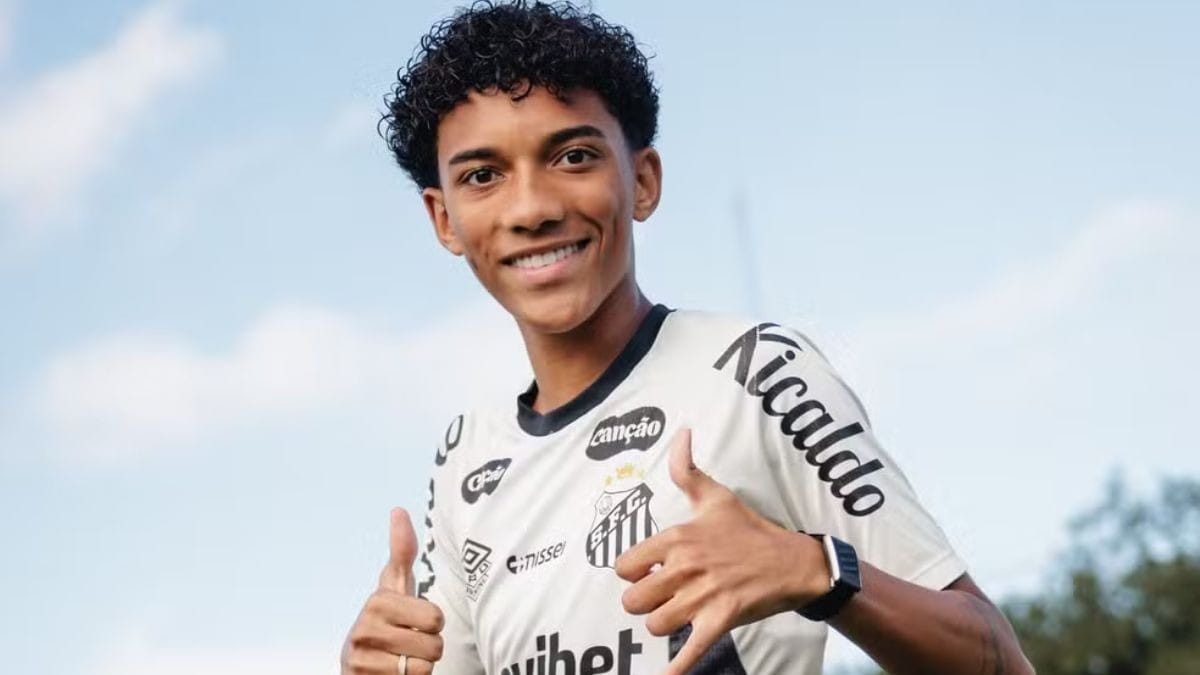 Filho de Robinho volta atrás de mudança de nome no Santos; entenda