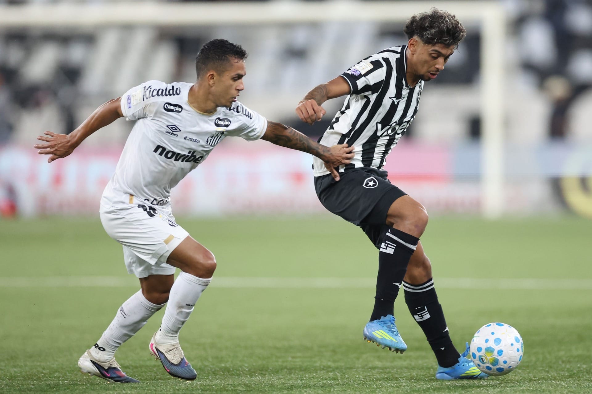 Santos reclama de falta no gol, mas Verríssimo admite erro do time