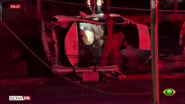 Fugitivo bate em poste durante perseguição e polícia apreende drogas