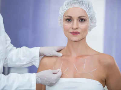 Dermatologia ou cirurgia plástica: qual especialidade combina com você?