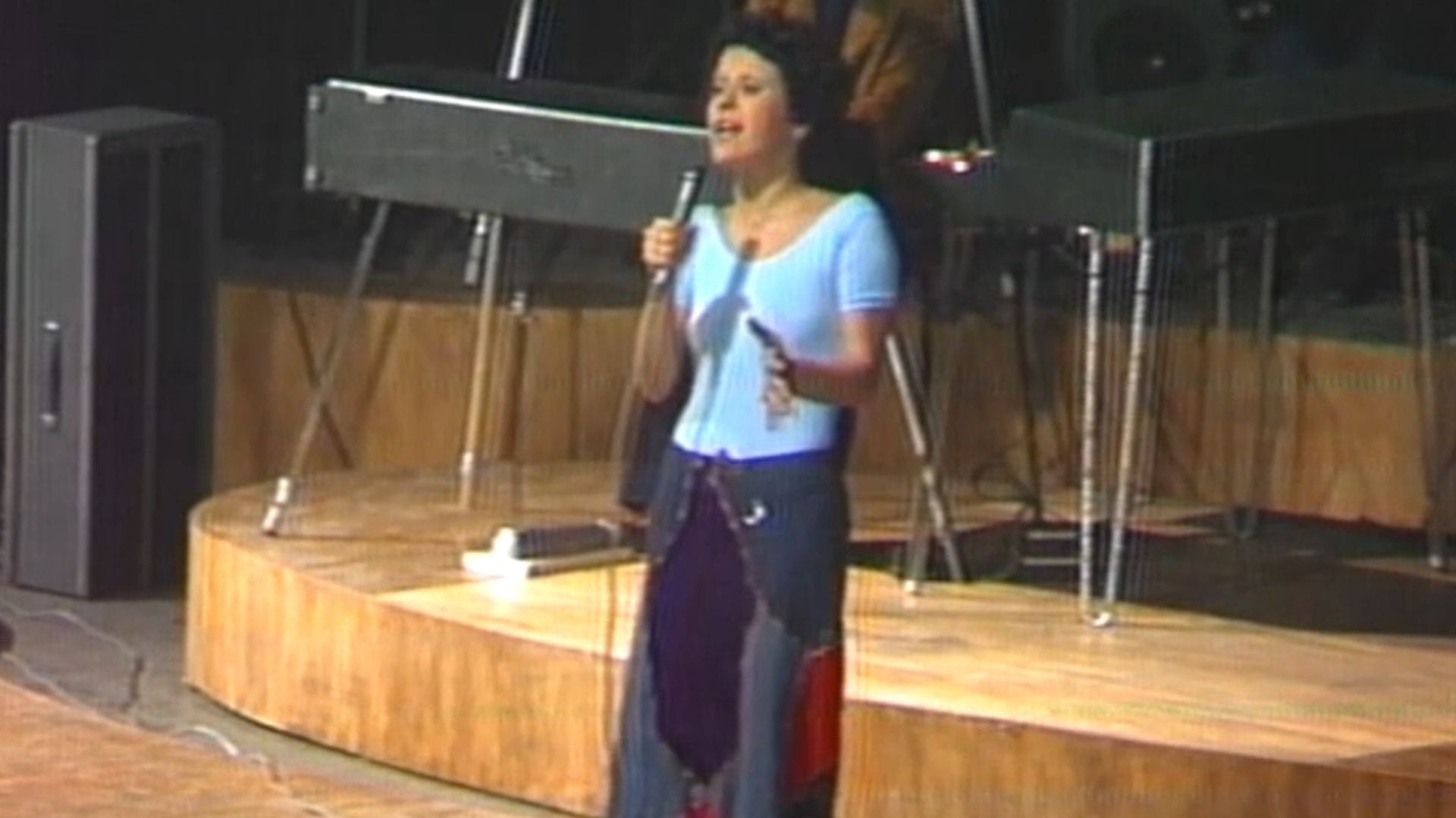 Relembre quando Elis Regina emocionou Teatro Bandeirantes com 