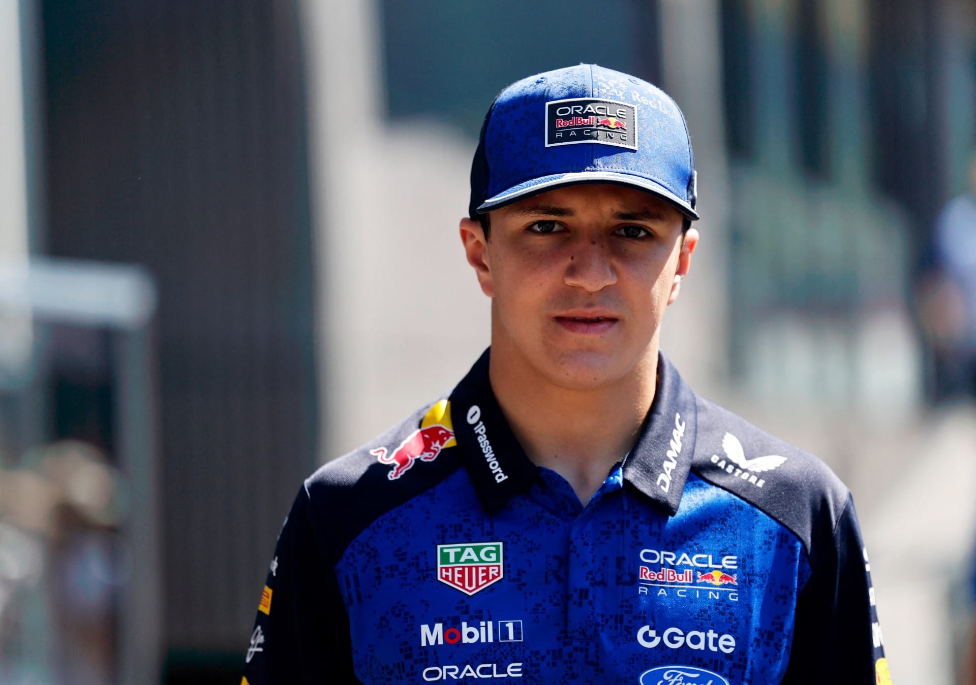 Red Bull troca motor do carro de Hadjar, que largará no fundo do grid