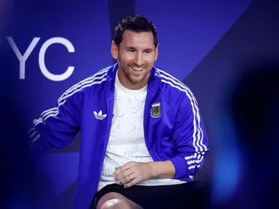 Messi reage à foto com Lamine Yamal e chama reencontro de "loucura"