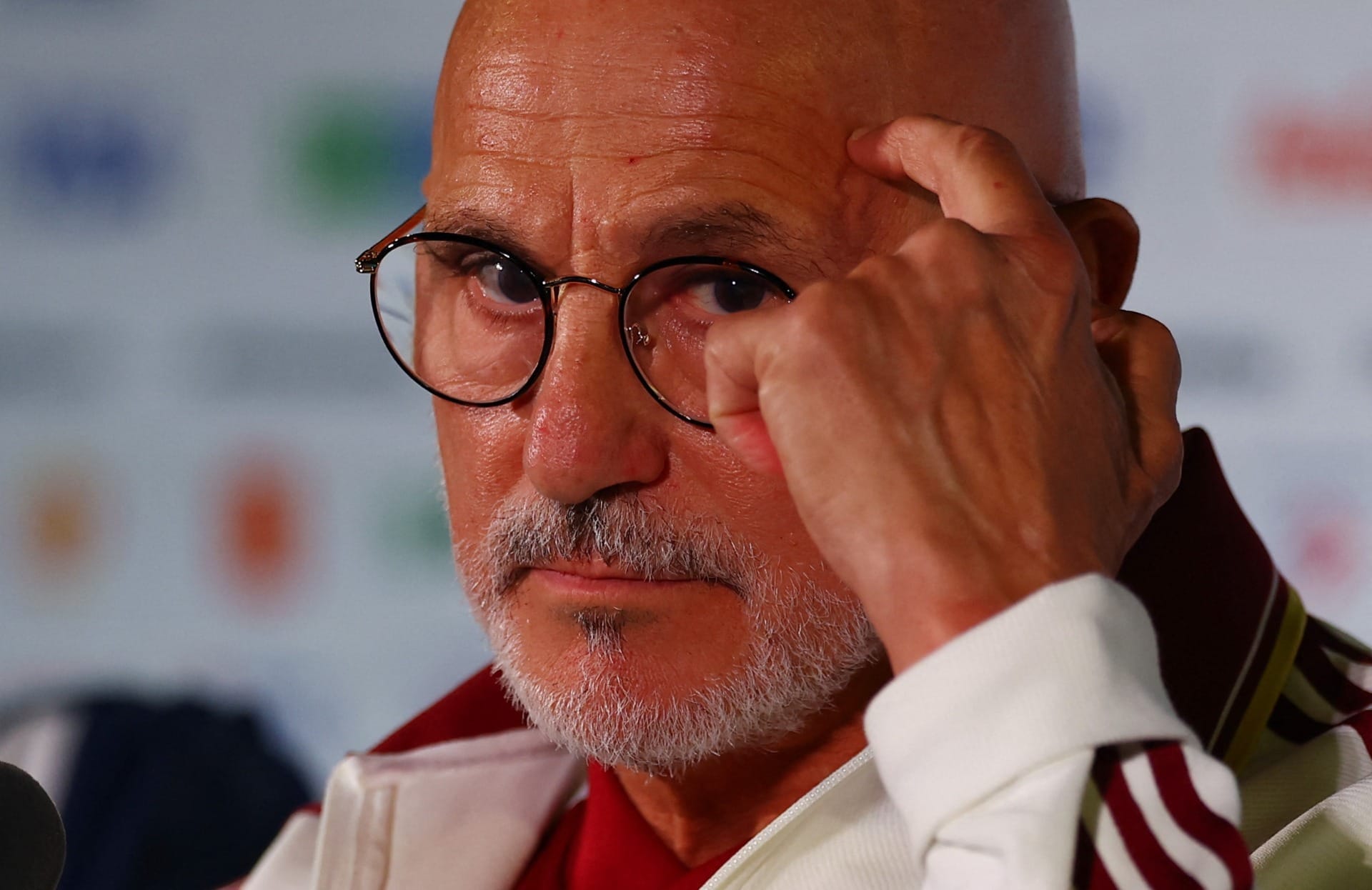 Técnico treinou "na lama", ficou desempregado e pode ser campeão do mundo