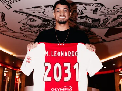 Ajax oficializa contratação de atacante revelado pelo Santos; veja valores