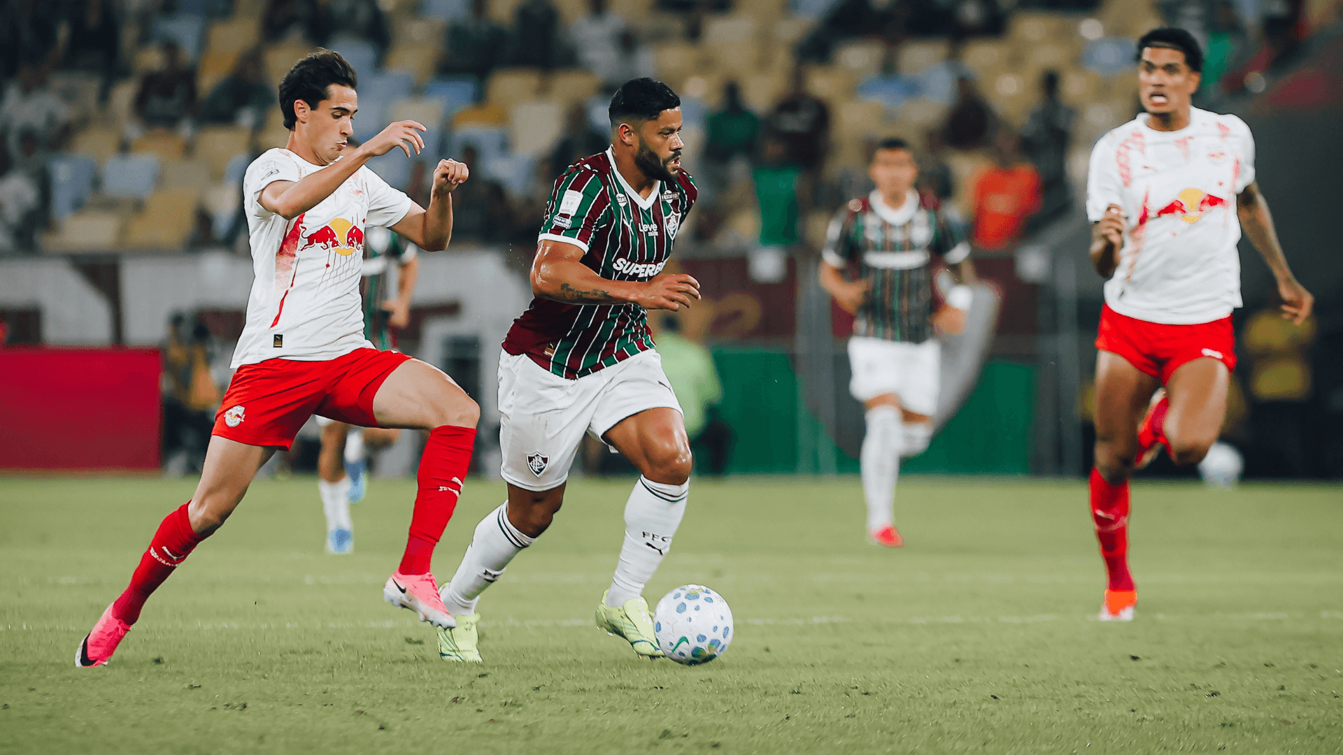 Fluminense arranca empate com o Bragantino em jogo com três expulsões