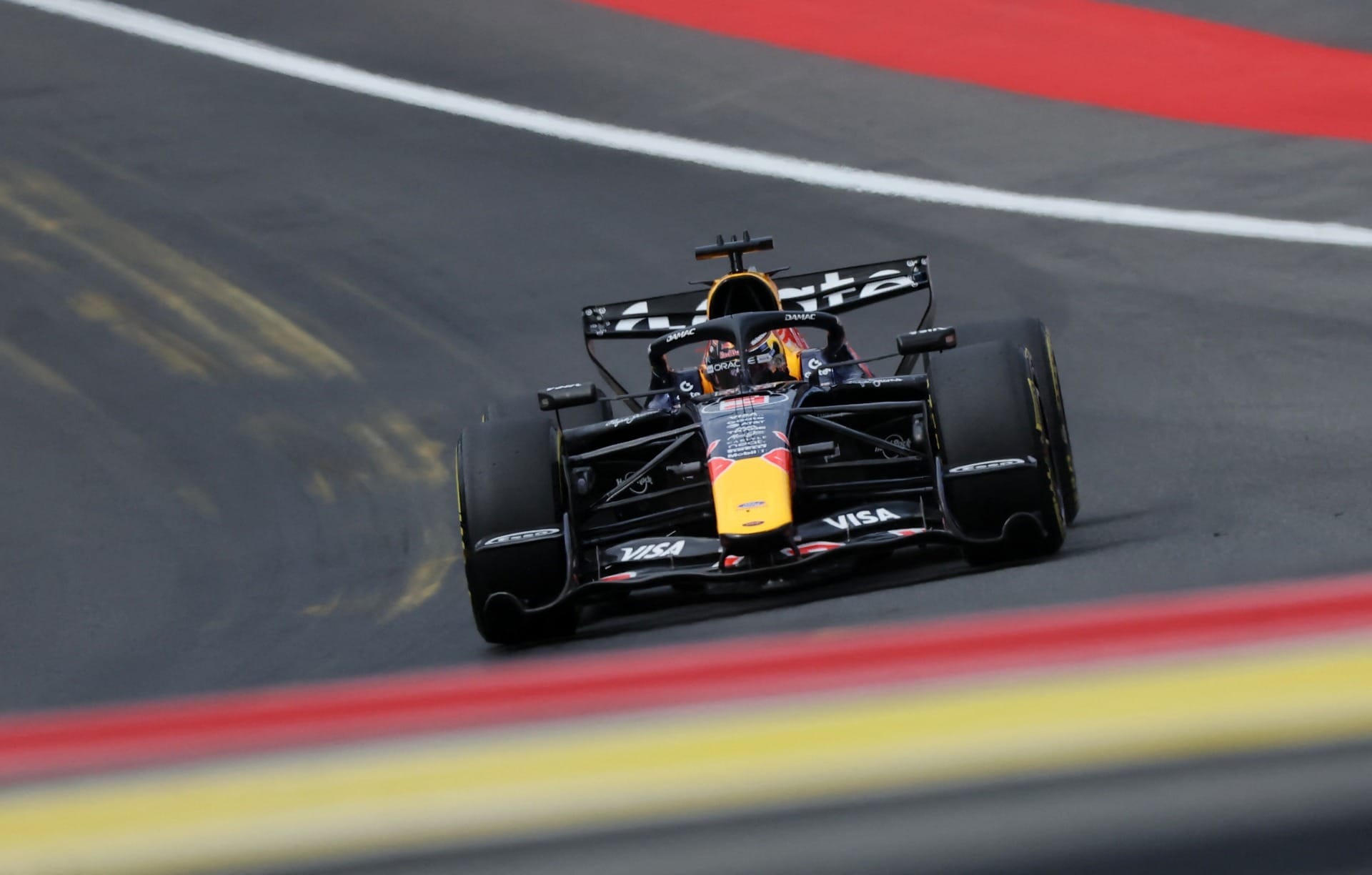 Verstappen lidera 1º treino livre do GP da Bélgica em Spa-Francorchamps