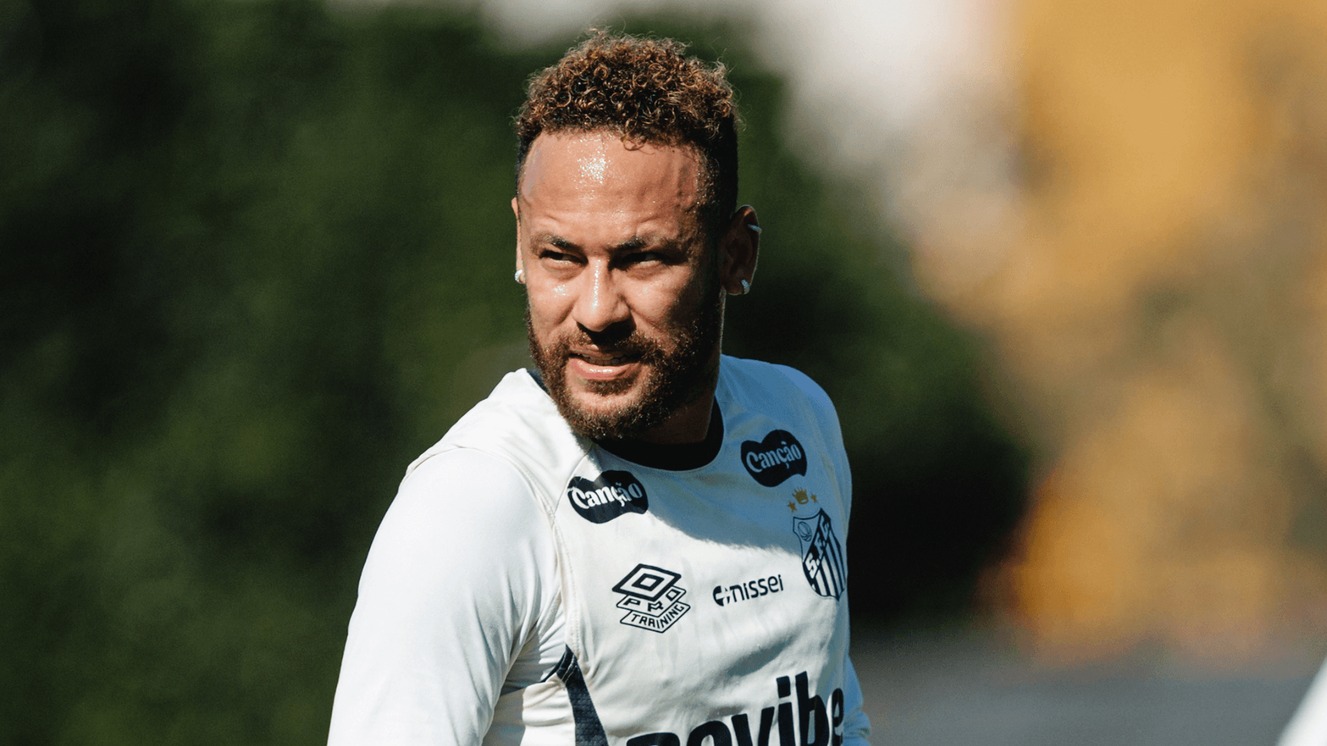 Neymar durante o treino deste sábado (18) I Foto: Raul Baretta/ Santos FC