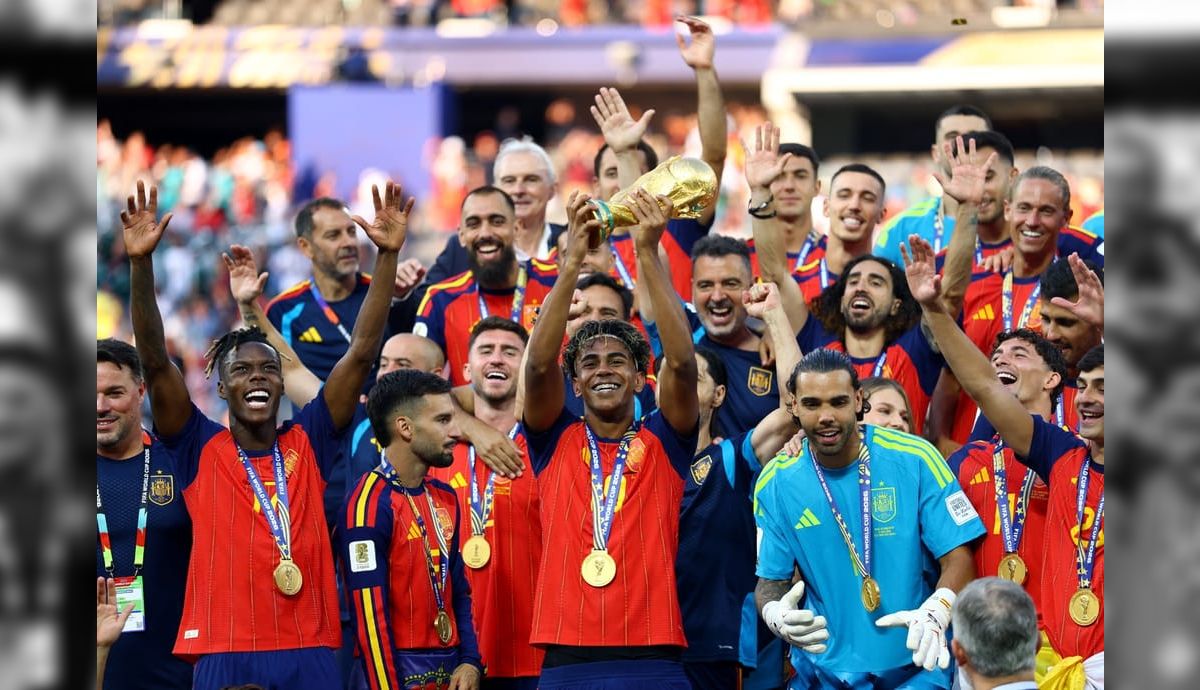 Espanha bicampeã: Festa tem entrega de taça, vaias a Trump e choro de Messi