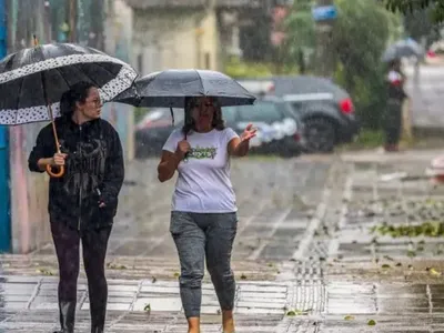 Temporal destelha casas e deixa rastro de destruição no Rio Grande do Sul