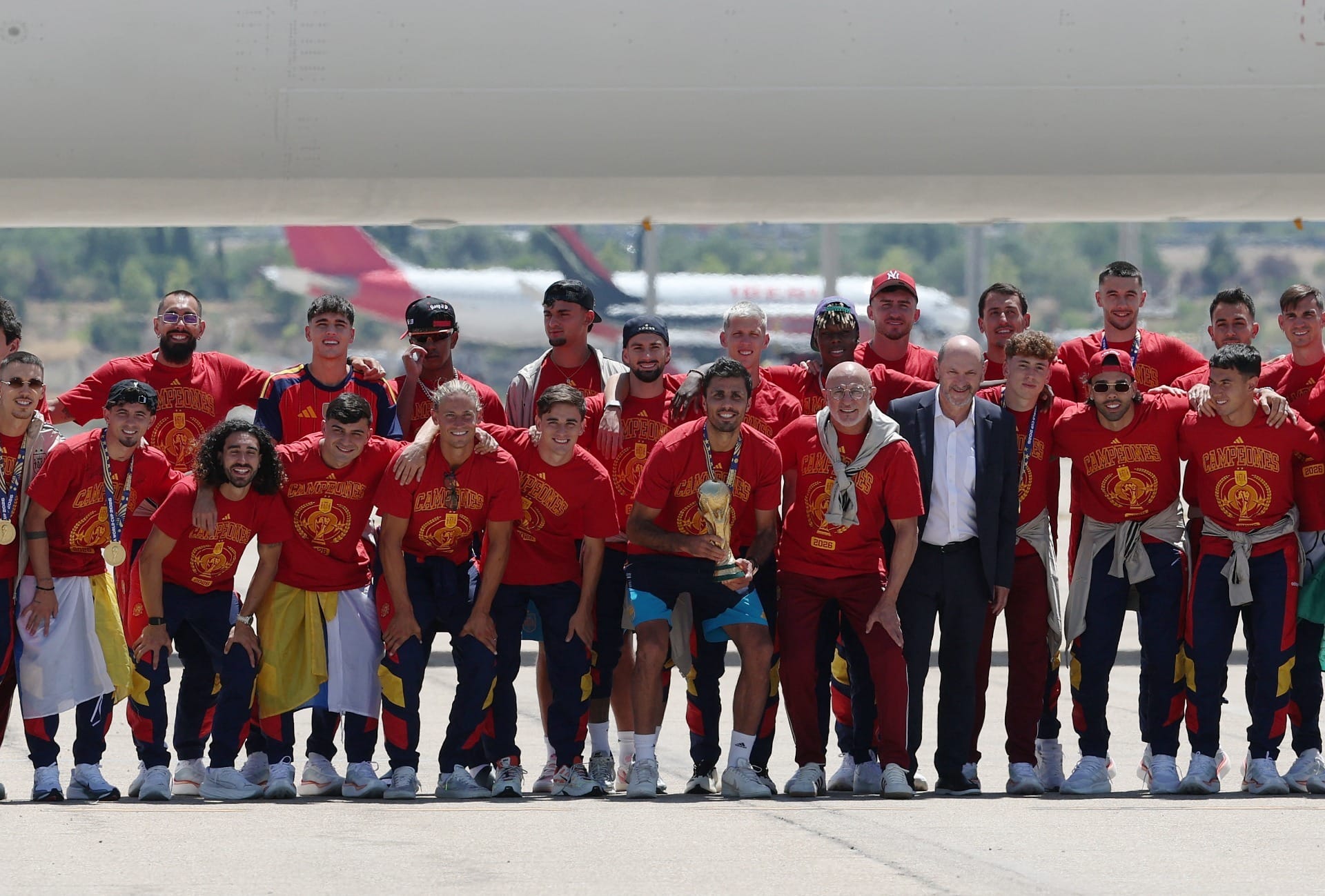 Espanha comemora bicampeonato da Copa do Mundo em Madri; veja vídeo