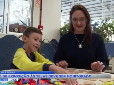 Férias escolares exigem atenção ao tempo de tela infantil