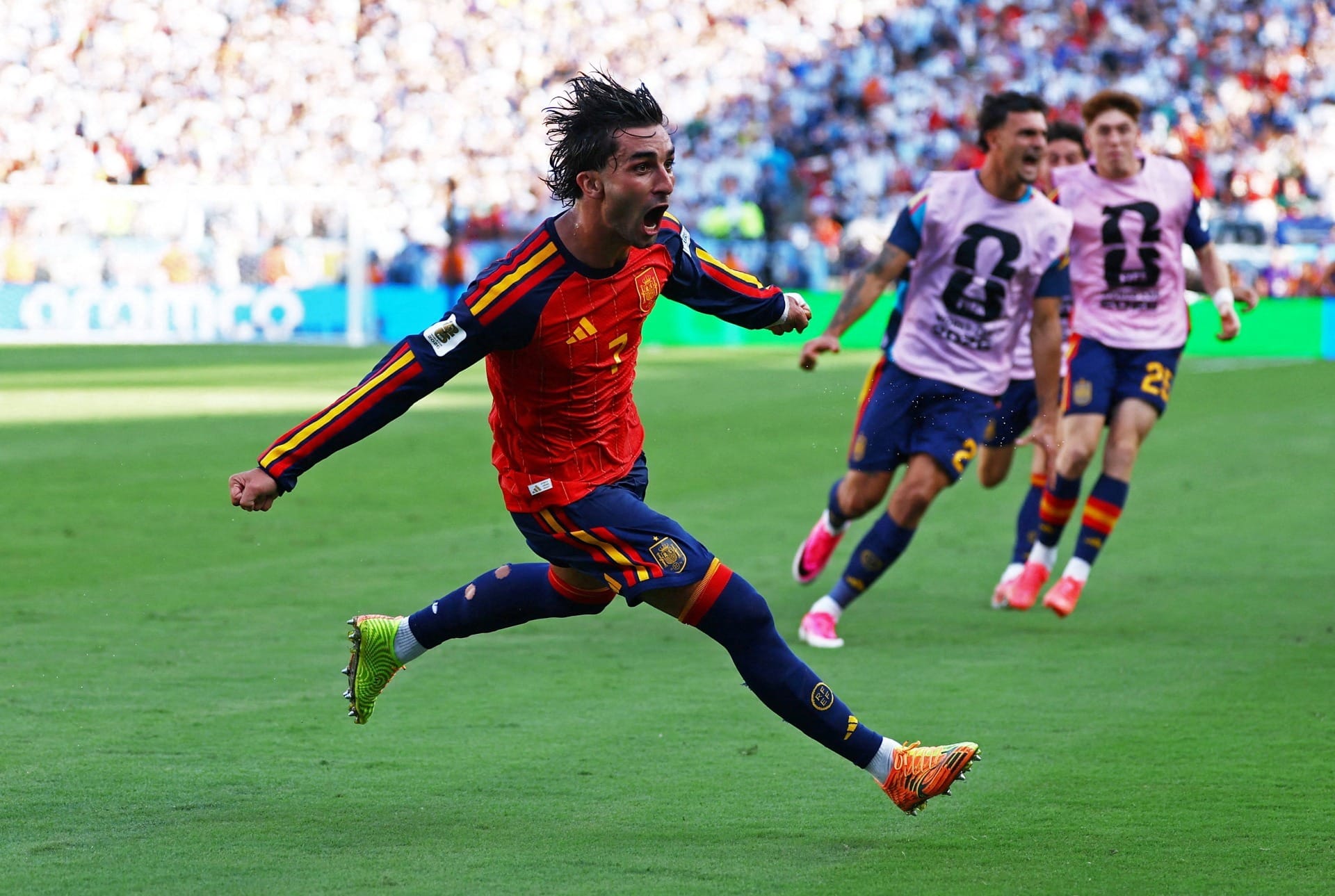 Autor do gol do título da Espanha na Copa explode número de buscas no mundo
