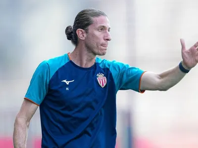 Filipe Luís estreia com vitória pelo Monaco na Conference League