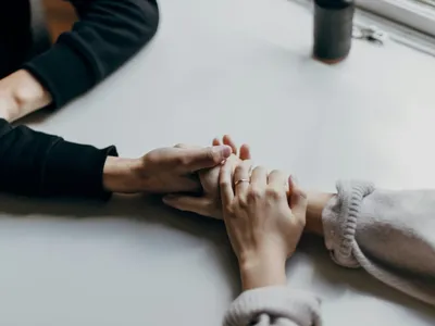 Voluntárias acolhem vítimas e reforçam combate à violência contra mulheres