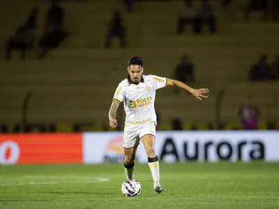 Série B: atacante ex-Botafogo marca e líder dispara na ponta da tabela