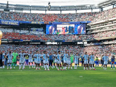 Conmebol autoriza homenagem da AFA à Argentina na Sul-Americana; entenda
