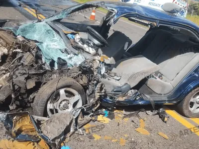 Batida entre carro e carreta deixa duas pessoas feridas em Tupã