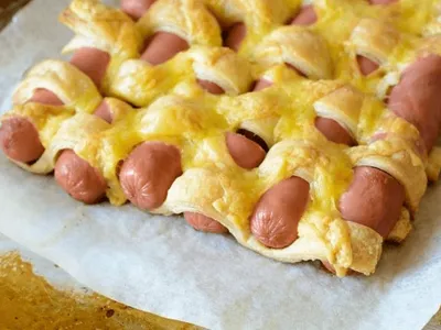 Hot-dog de forno tem massa feita no liquidificador e recheio completo