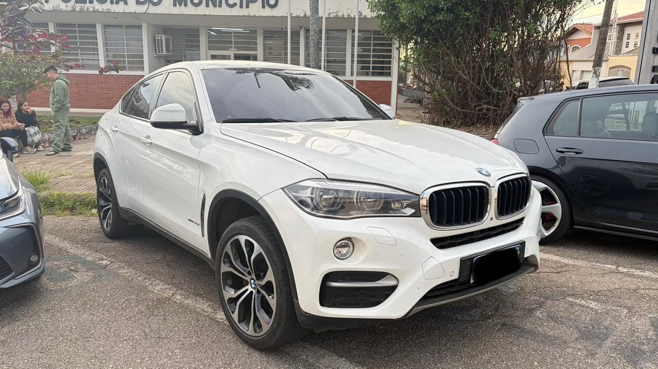 Carro apreendido durante a ação