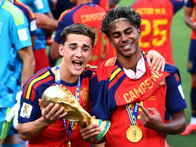 Meias da Espanha ganham presente inusitado após título mundial; entenda