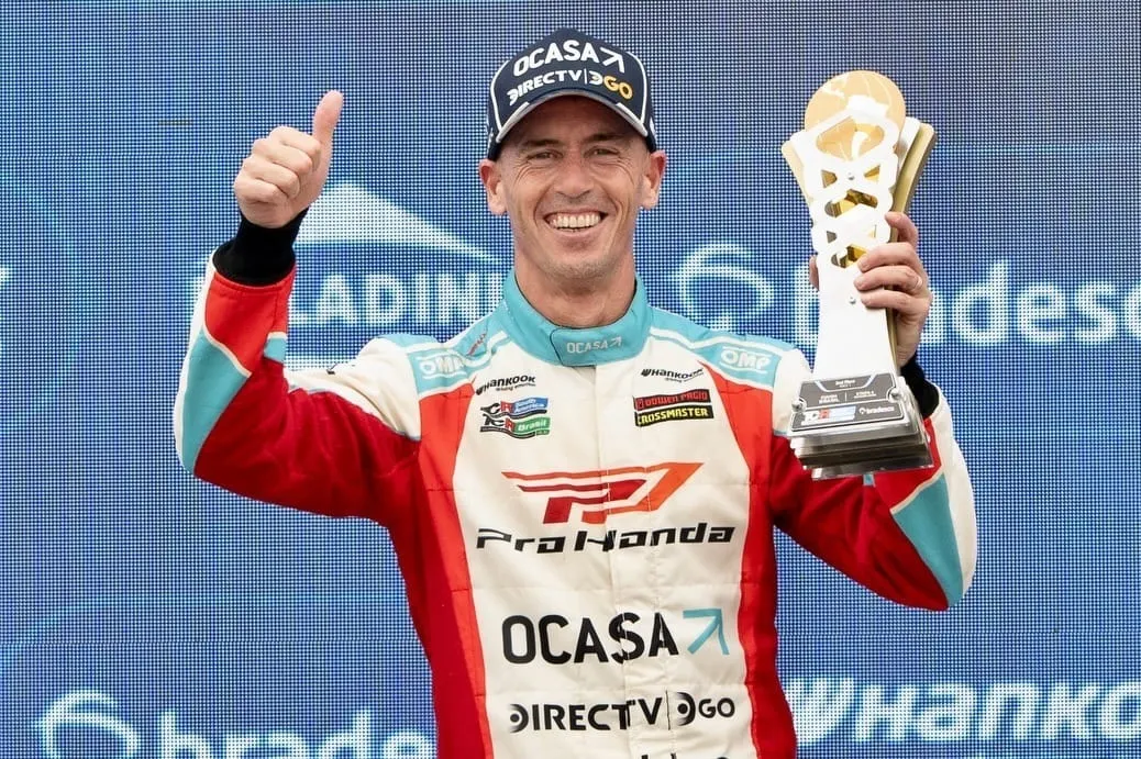 Leonel Pernía ainda briga pelo título da TCR