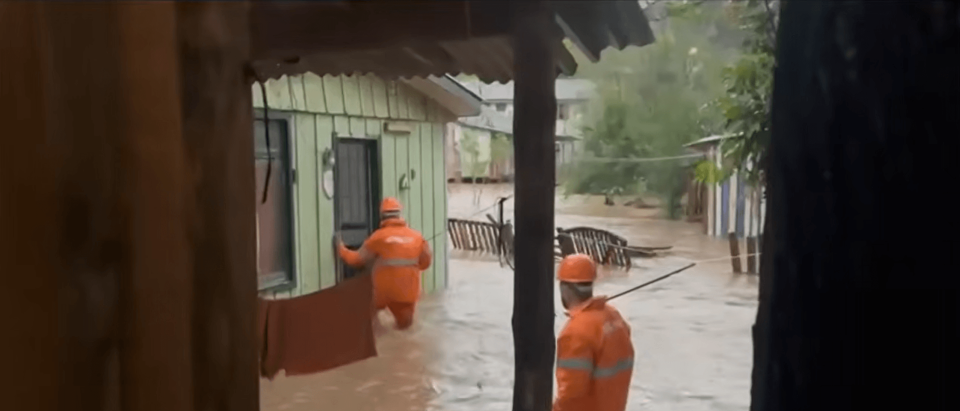 Temporais no RS deixam cidades em alerta; frente fria avança pelo país